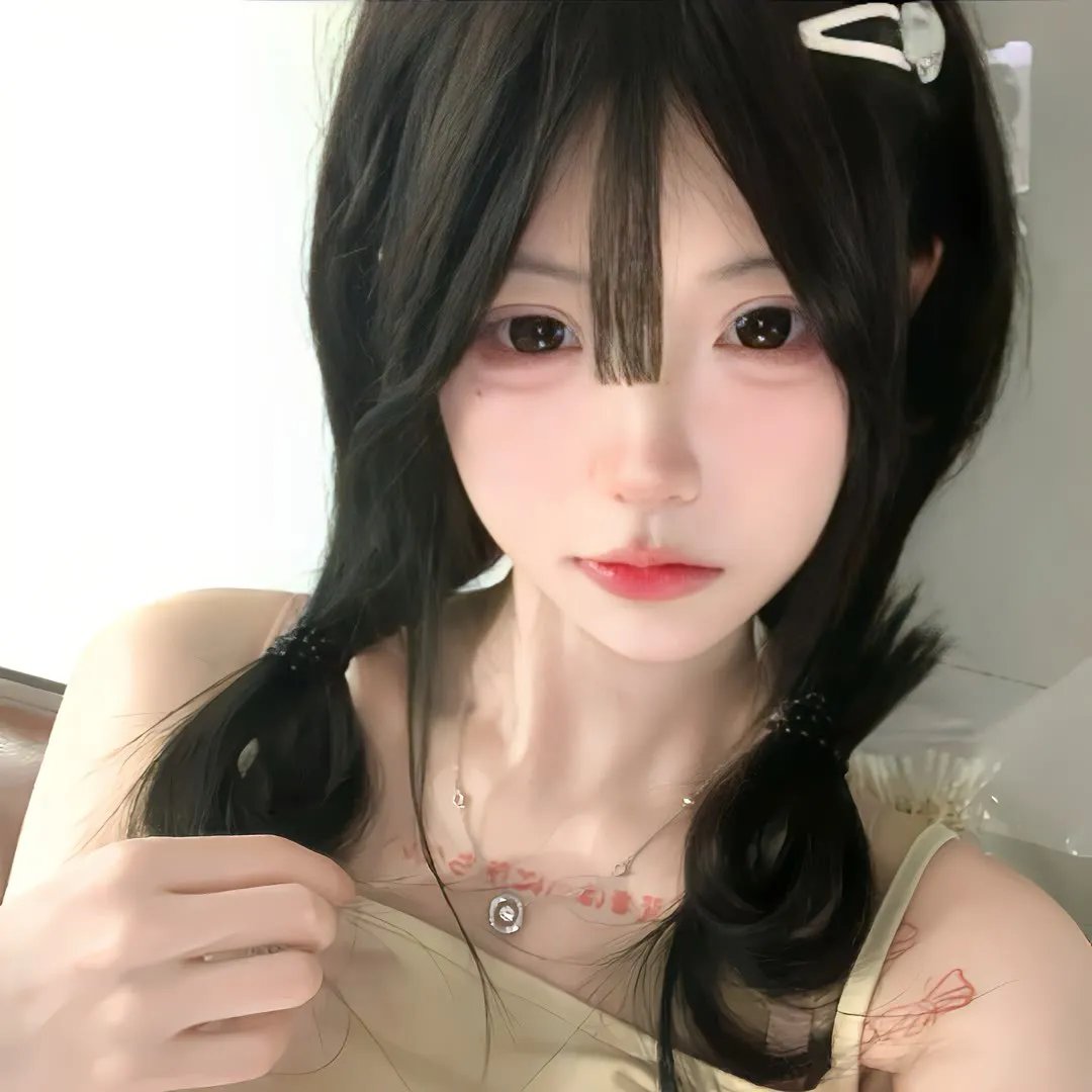 9顶假发的女孩